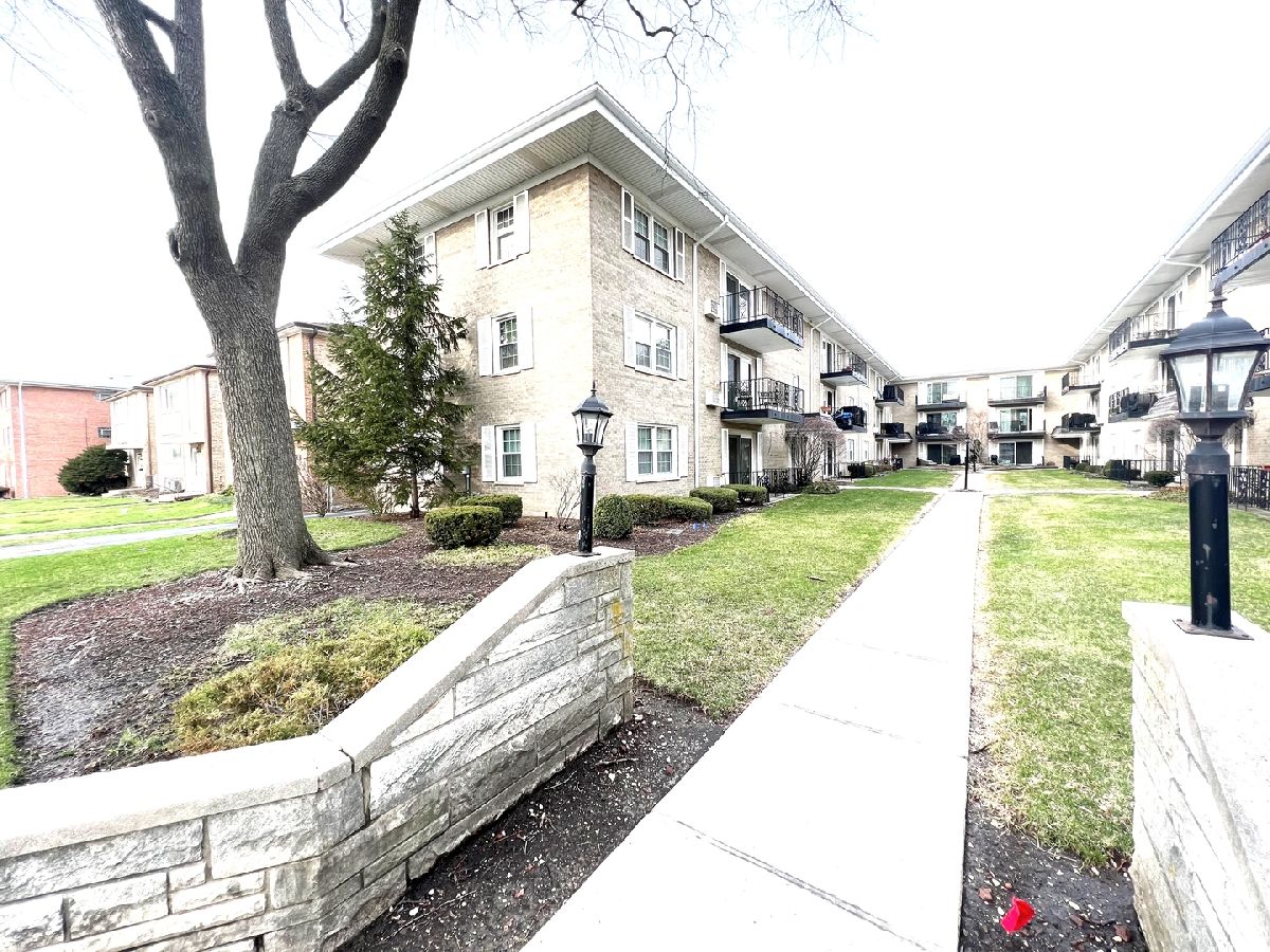 Condos & Townhomes Sold Normandy Condominiums Chicago Illinois, 6515 Northwest