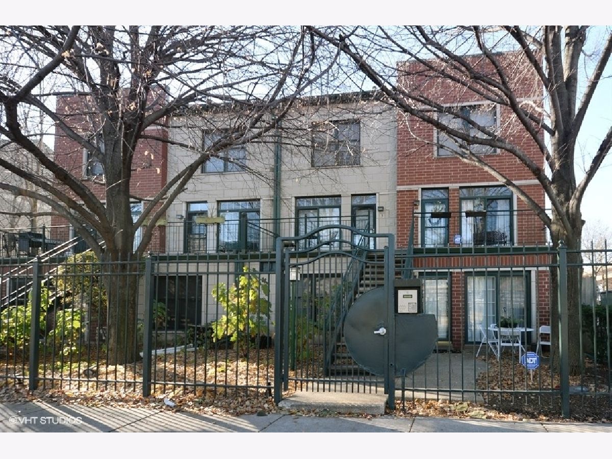Townhomes & Condos Rented Dearborn Village Chicago Illinois, 1812 State