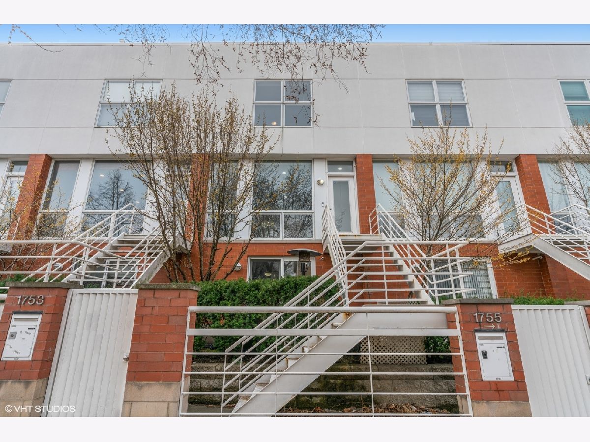 Townhomes & Homes Sold Wellington Park Chicago Illinois, 1753 Wellington