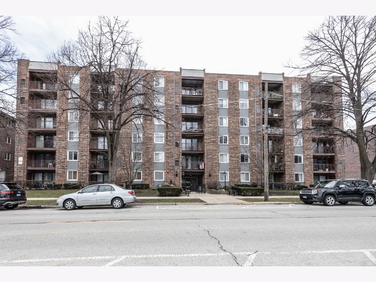 Condominiums Sold Diplomat Of Des Plaines Des Plaines Illinois, 825 Pearson