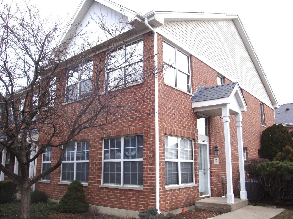 Townhomes Rented Astoria Place Elmhurst Illinois
