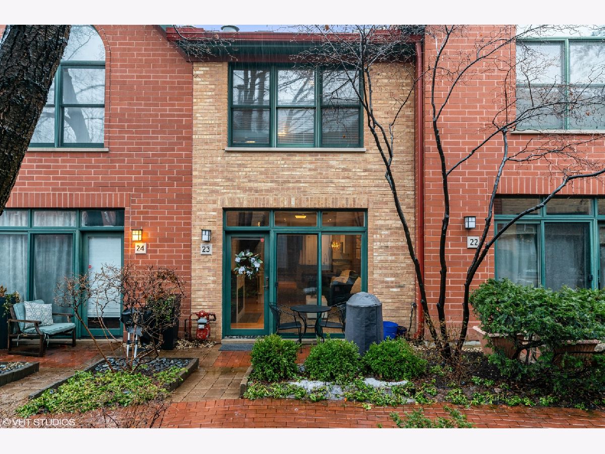 Townhomes & Condos Sold Wolcott Row Chicago Illinois, 1801 Diversey