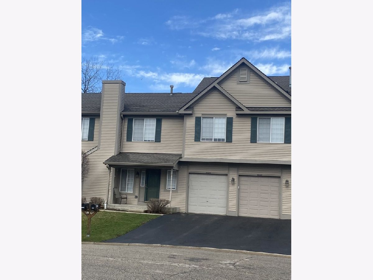 Homes & Condos & Townhomes Sold Harbor Ridge Antioch Illinois, 40040 Hidden Bunker