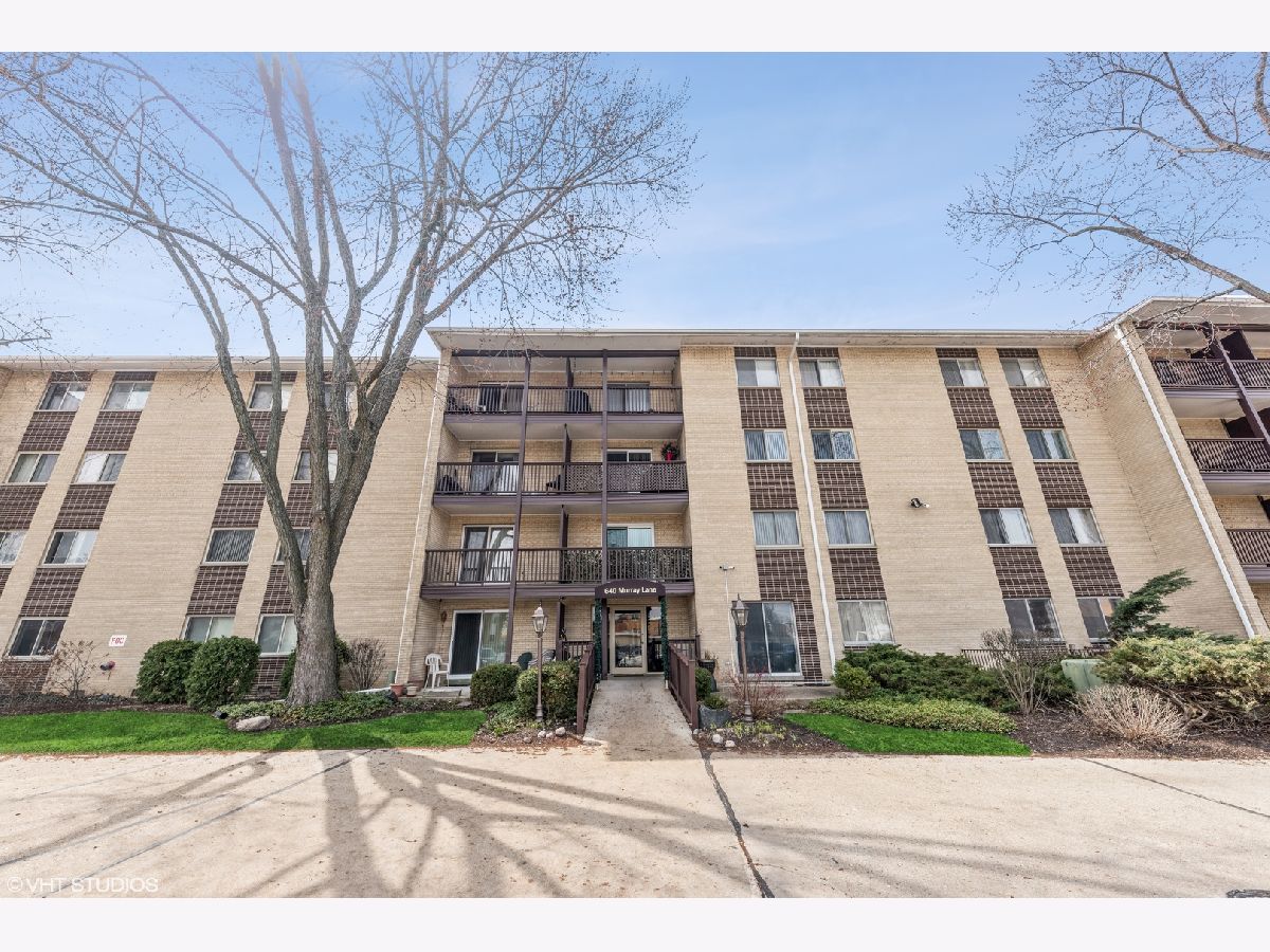 Condominiums Sold Country Acres Des Plaines Illinois, 640 Murray