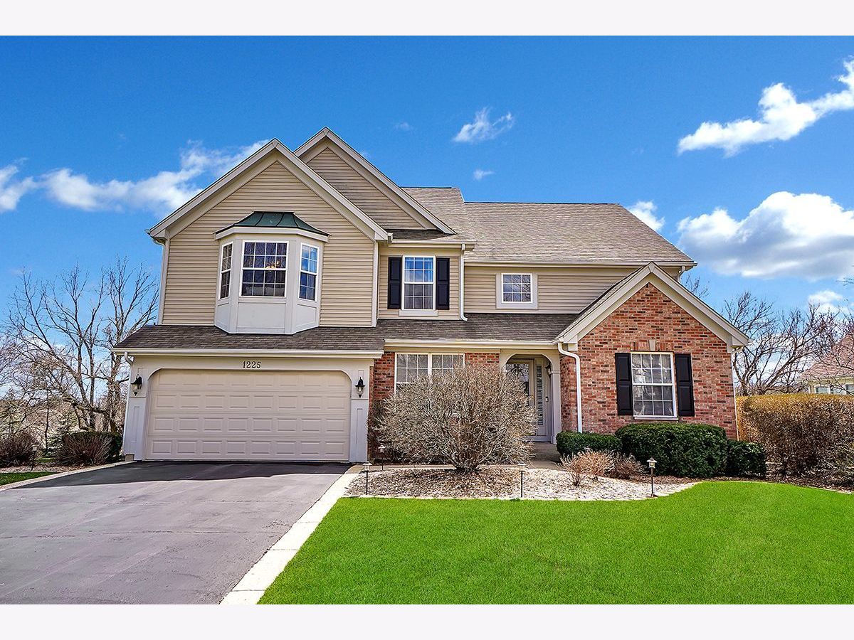 Homes Sold Fairhills Of Canterfield West Dundee Illinois, 1225 Summerwood