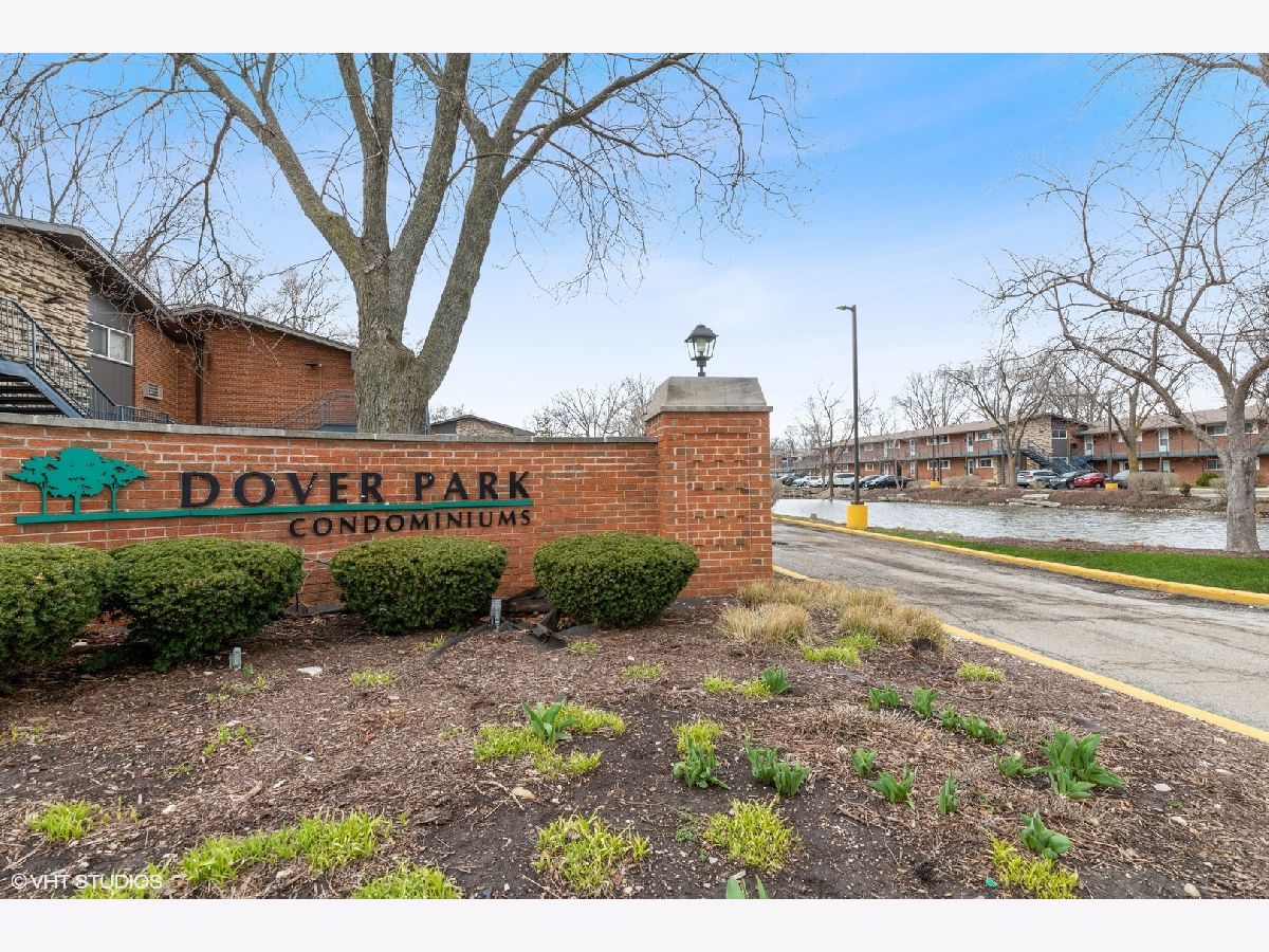 Condominiums Sold Dover Park Mount Prospect Illinois, 1910 Hatherleigh