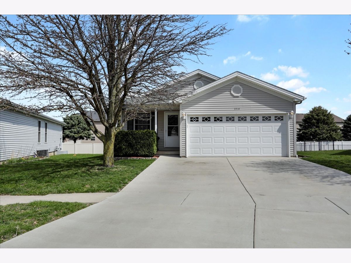 Homes & Condos & Townhomes Sold Mcgraw Park Bloomington Illinois, 3514 Prescher