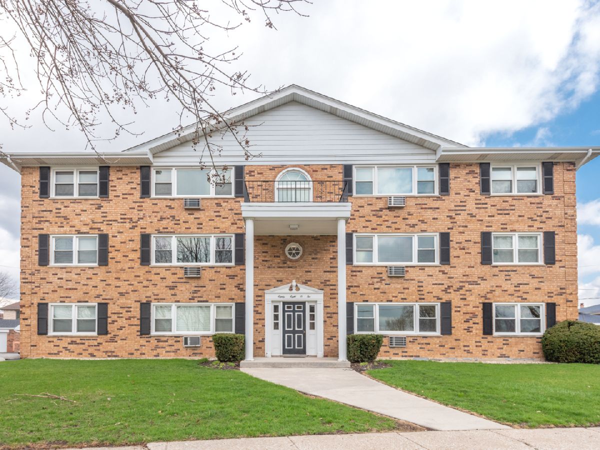 Condominiums Sold Forest Grove Brookfield Illinois, 8802 45th