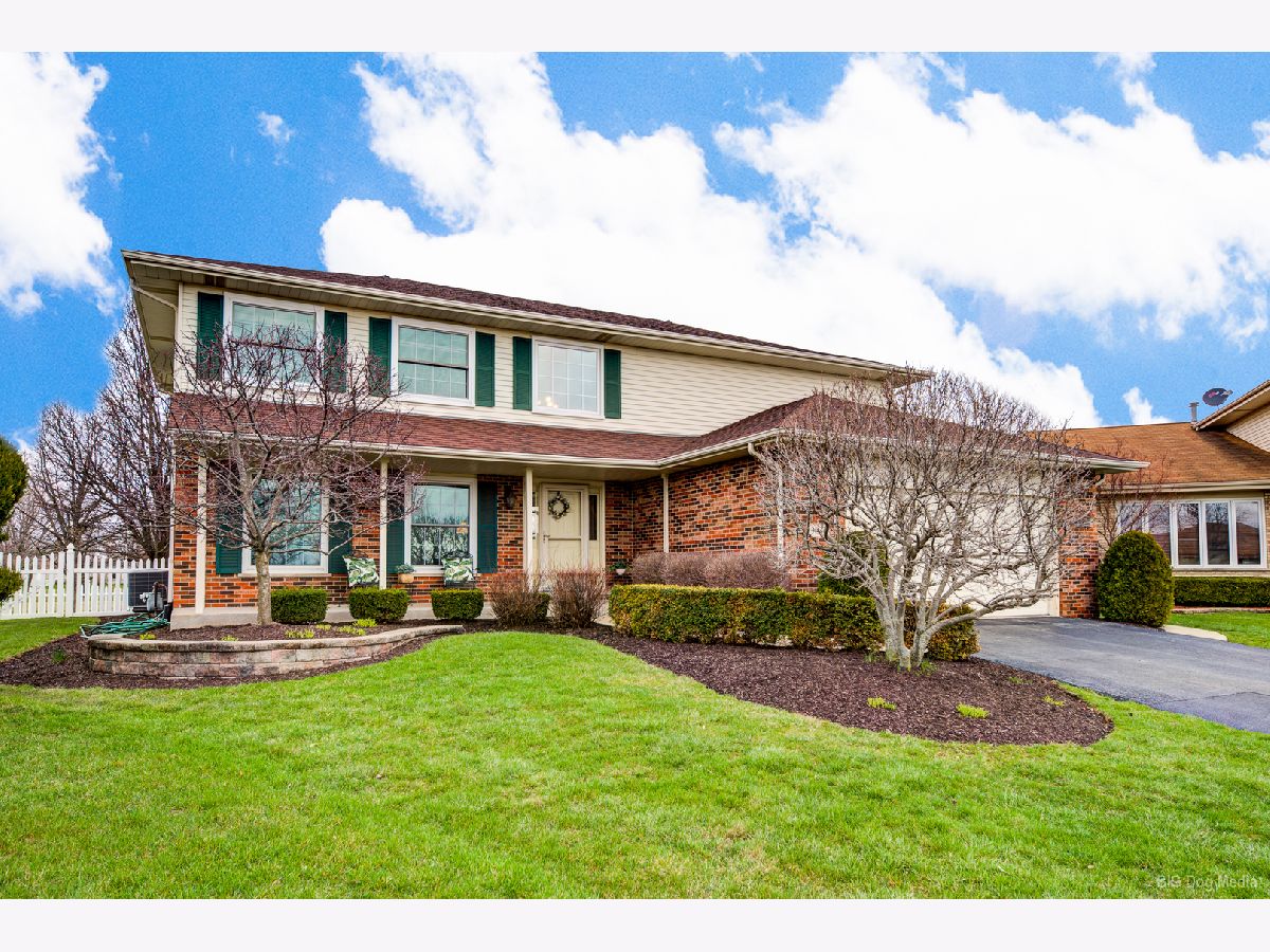 Homes Sold Pepperwood Orland Hills Illinois, 9036 Robin