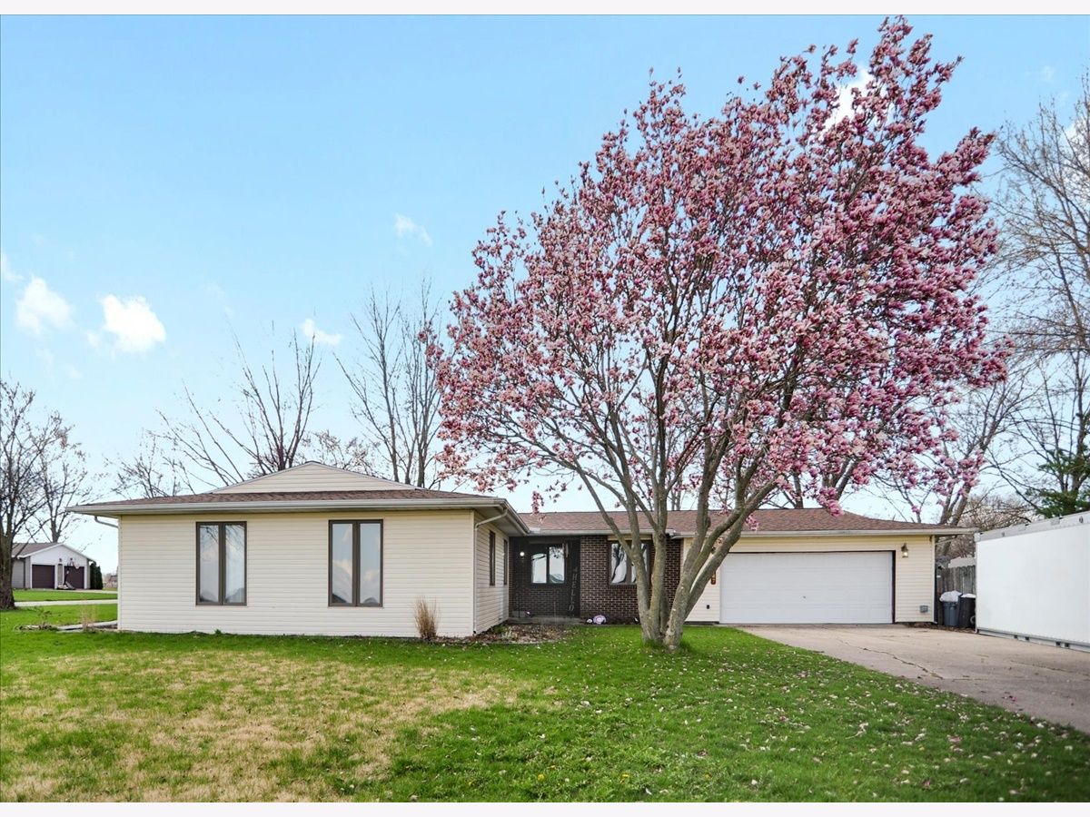 Homes Sold Willowdale St Joseph Illinois, 1687 Willow Park