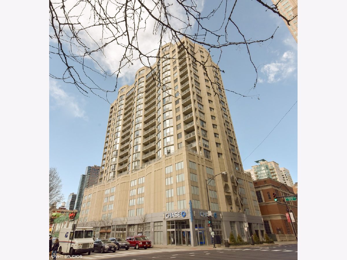 Condominiums Rented Farallon Chicago Illinois, 600 Dearborn