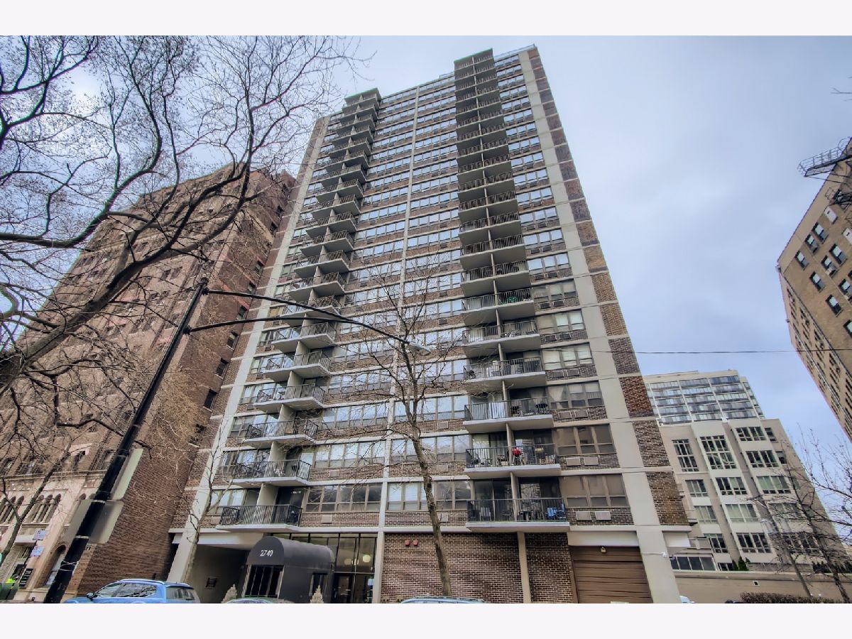Condominiums Sold Parkview Towers Chicago Illinois, 2740 Pine Grove