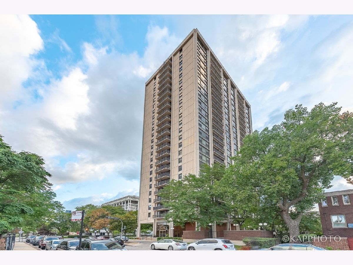 Condos & Townhomes Rented Stratford South Commons Chicago Illinois, 2605 Indiana