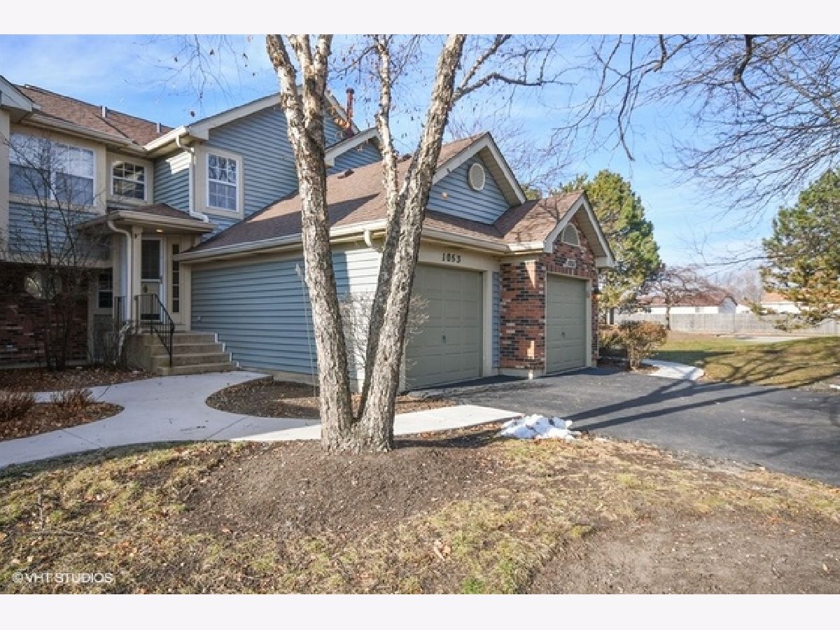 Townhomes & Condos Rented Country Homes At Bennington Carol Stream Illinois, 1053 Rockport