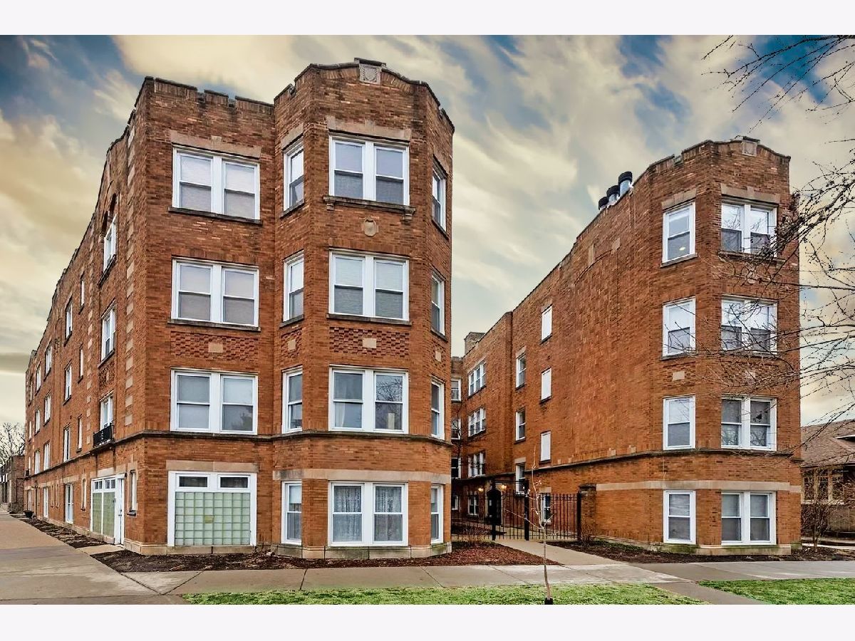 Homes & Condominiums Rented Ravenswood Manor Chicago Illinois, 2915 Leland
