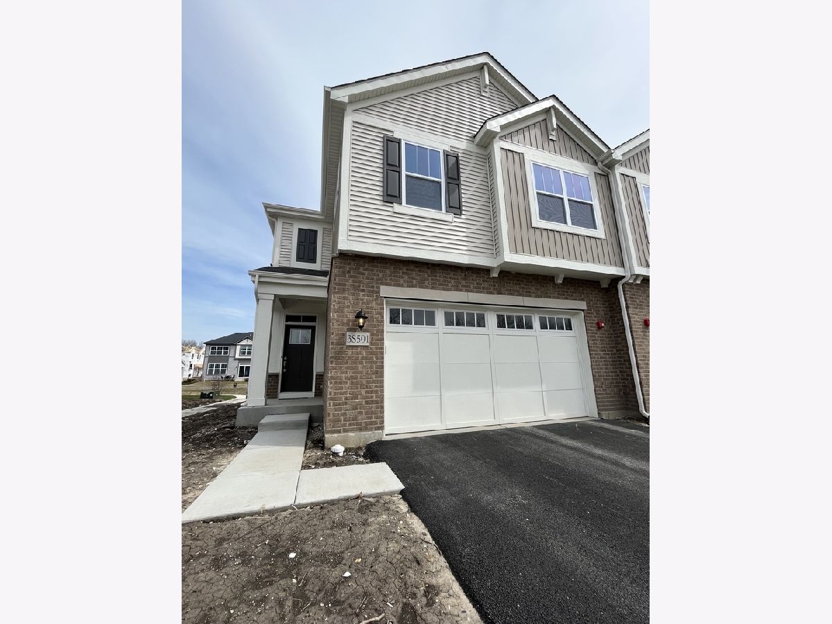  Sold Warrenville Illinois, 3S501 Lambe Lane #16-1