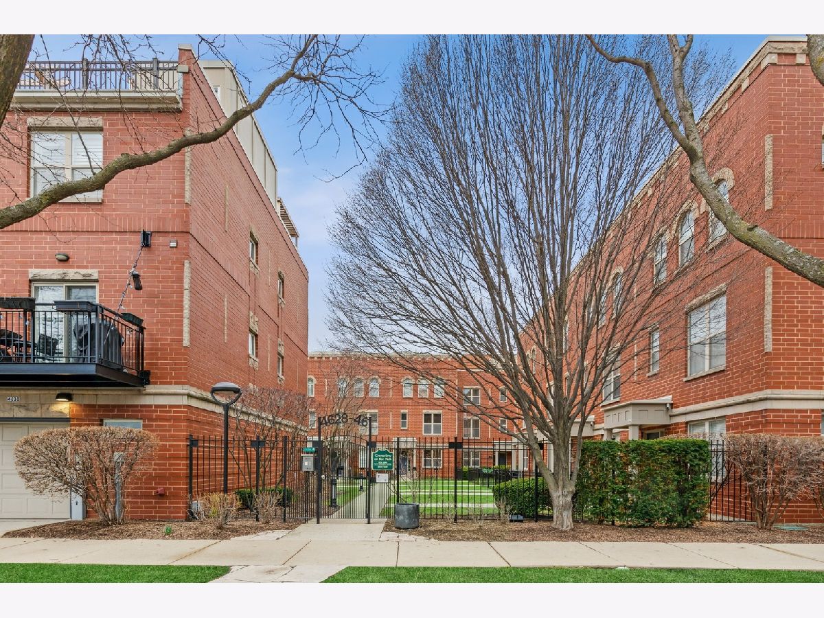 Townhomes Sold Greenview On The Park Chicago Illinois, 4646 Greenview