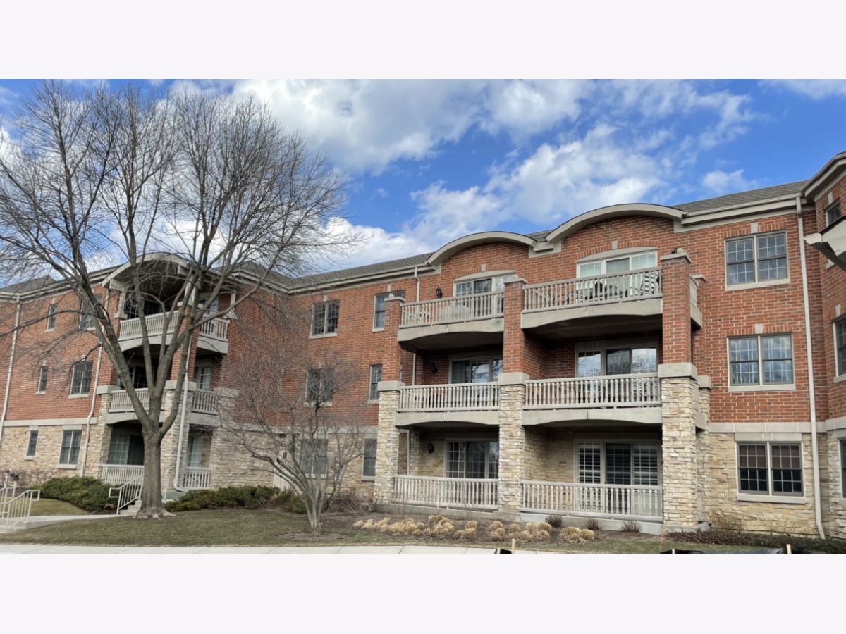 Condominiums & Homes Sold Legacy Club Highland Park Illinois, 940 Augusta