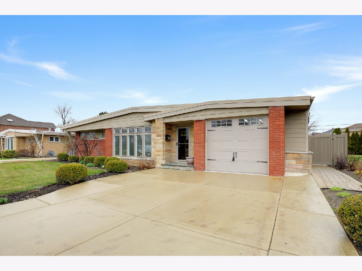  Sold Norwood Park Township Illinois, 7952 Bryn Mawr