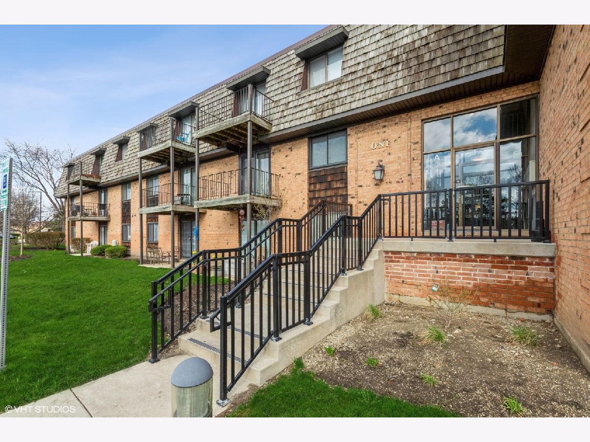 Condominiums Sold Arbors Of Buffalo Grove Buffalo Grove Illinois, 1 Oak Creek