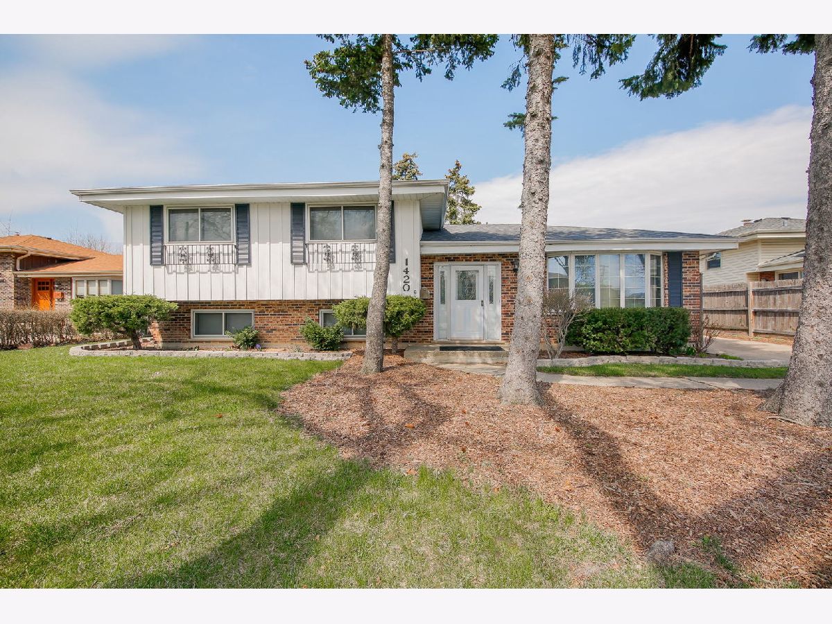 Homes Sold Green Ridge Addison Illinois, 1420 Holtz