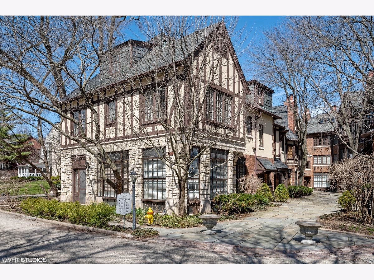 Condominiums Rented The Chimneys Winnetka Illinois, 561 Hill