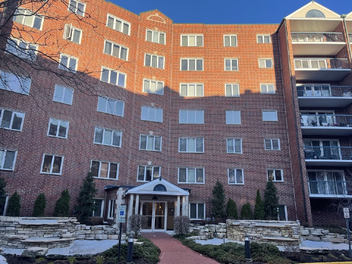 Condominiums & Homes Sold Cascades Of Norridge Norridge Illinois, 8560 Foster