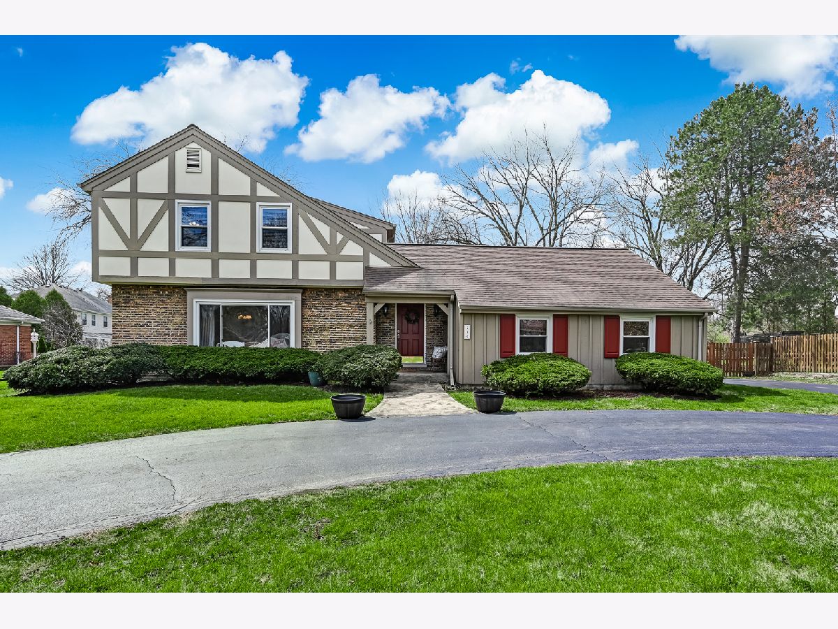 Homes & Townhomes Sold Woodview Estates Burr Ridge Illinois, 716 Tomlin