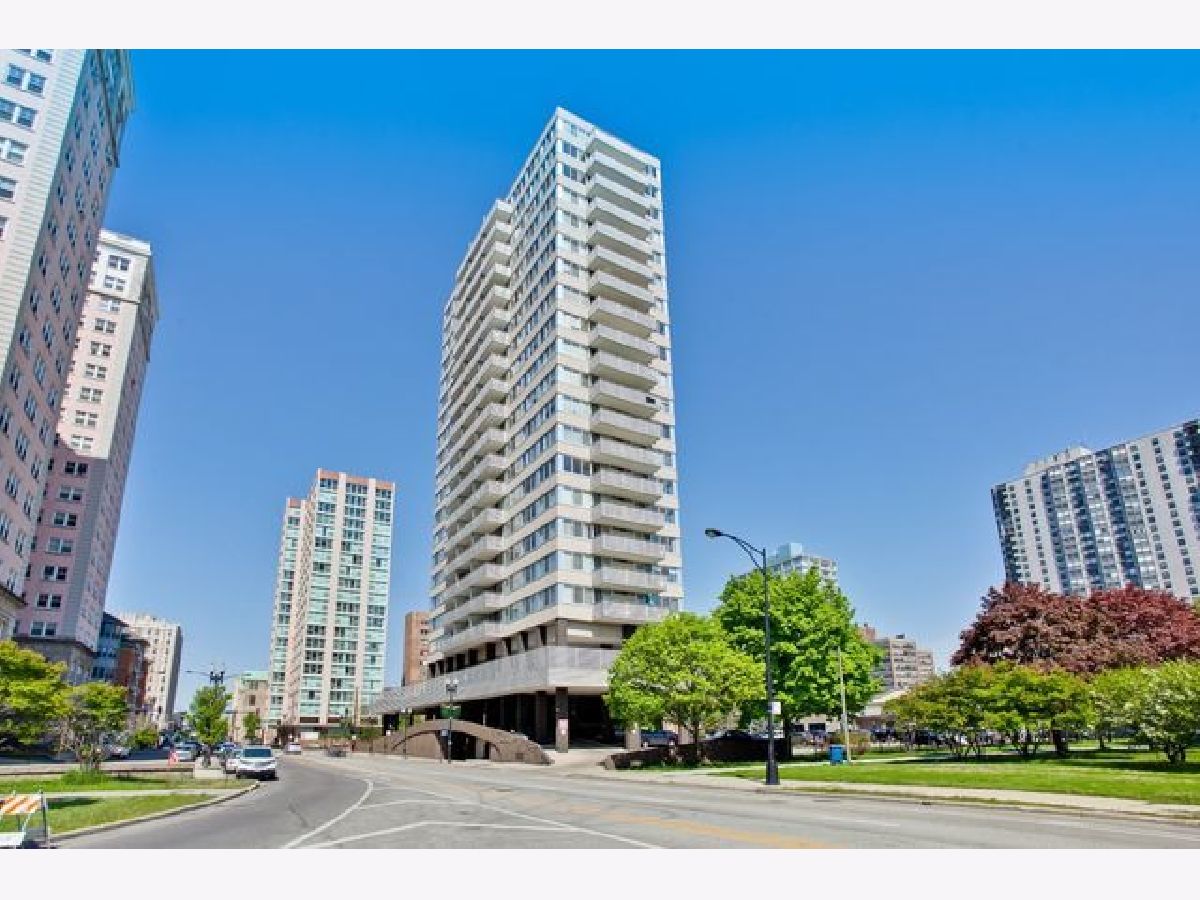 Condominiums Rented Statesman Chicago Illinois, 5601 Sheridan