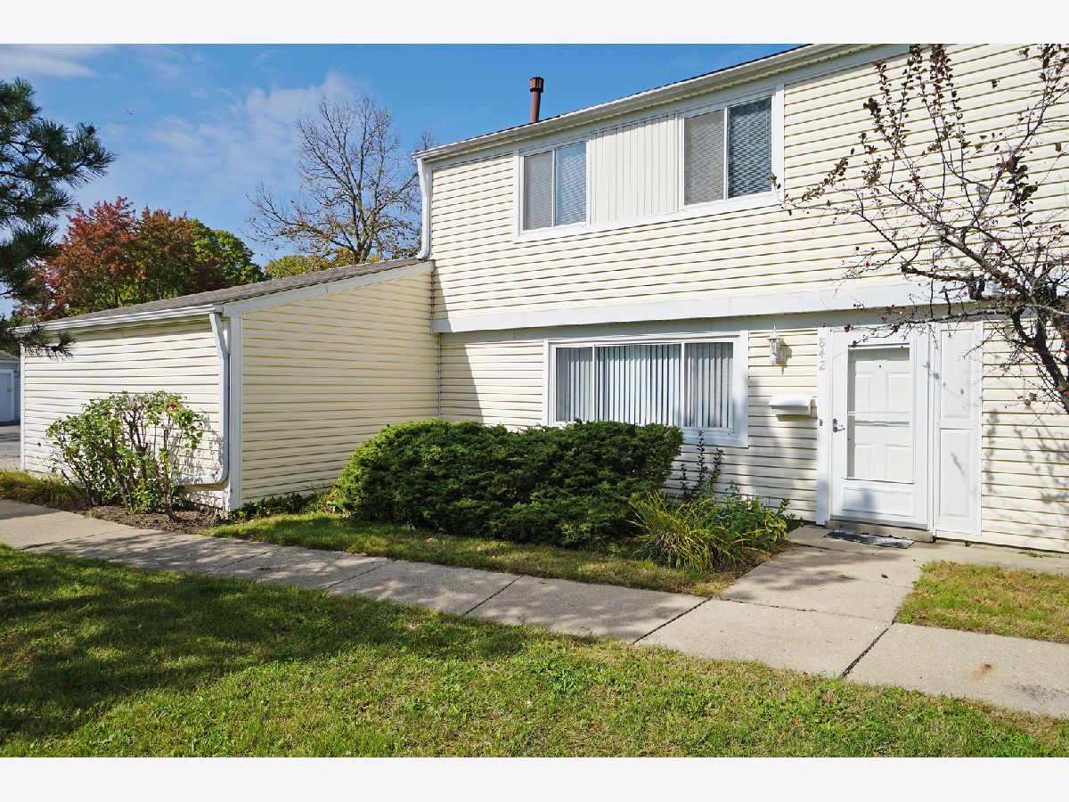 Townhomes & Condos Rented Chelsea Cove Wheeling Illinois, 842 Oxford