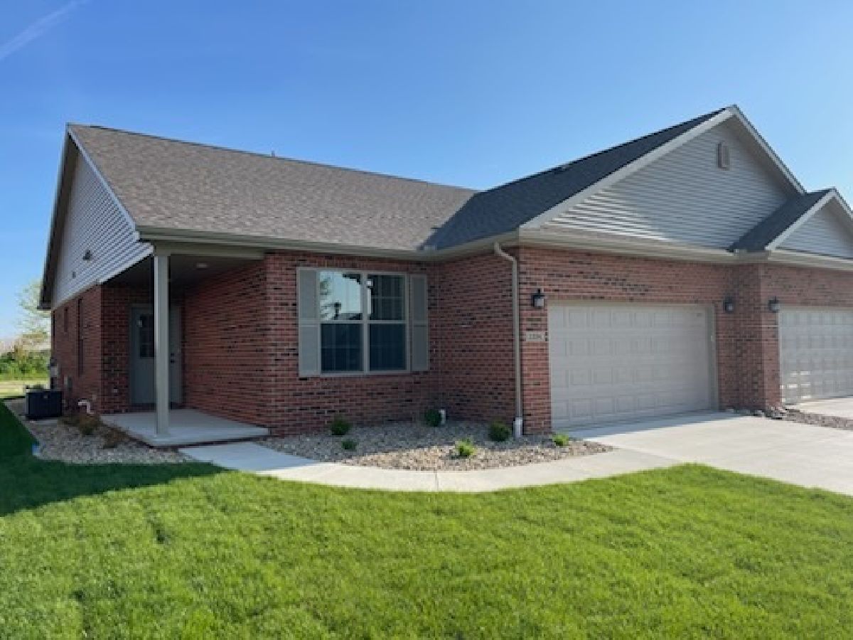 Condos & Townhomes Sold Evergreen Village Normal Illinois, 1402 Monterey Pine