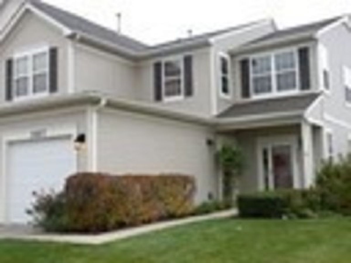 Townhomes & Condos Rented Falling Waters Lindenhurst Illinois, 2965 Falling Waters