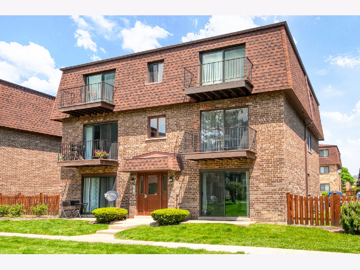 Condominiums Rented La Casa Bianco Des Plaines Illinois, 9620 Bianco