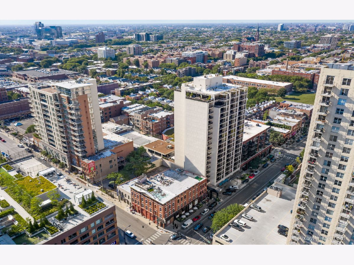 Condominiums Rented Neapolitan Chicago Illinois, 1212 Wells