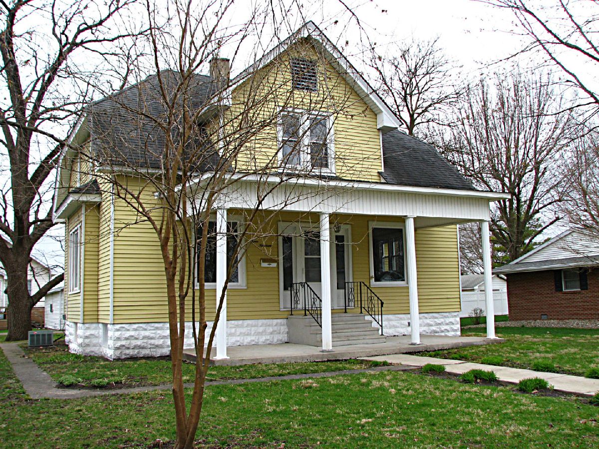  Sold Arthur Illinois, 119 Douglas