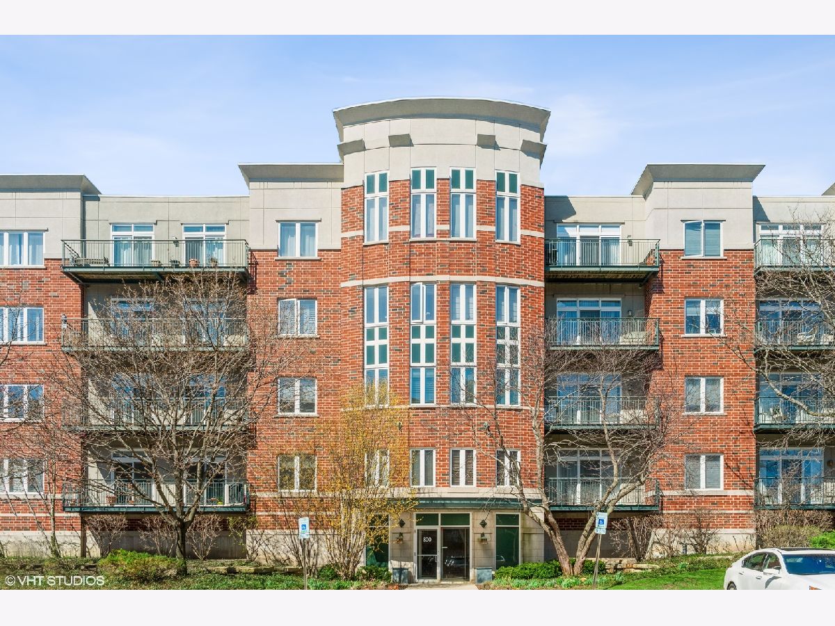 Condominiums Sold Delacourte Condominiums Buffalo Grove Illinois, 800 Weidner