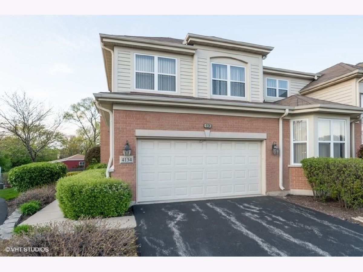 Condos & Townhomes & Homes Rented Sanders Prairie Northbrook Illinois, 4134 Bordeaux