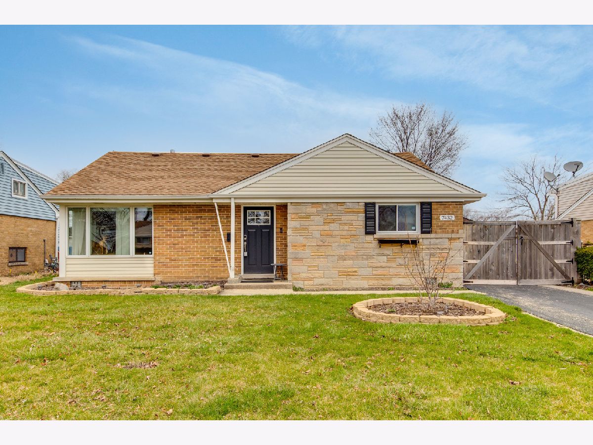 Homes Sold Robbins Meadow Lane Morton Grove Illinois, 7432 Churchill