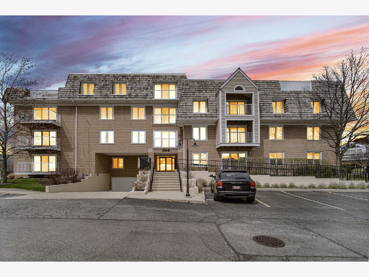 Condos & Townhomes Sold Northfield Village Center Condo Northfield Illinois, 308 Happ