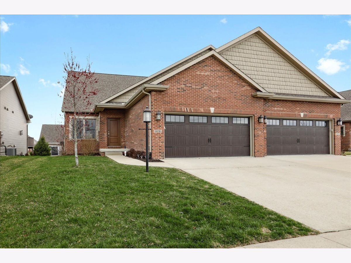 Homes & Condominiums Sold Conway Farms Mahomet Illinois, 1615 Delane