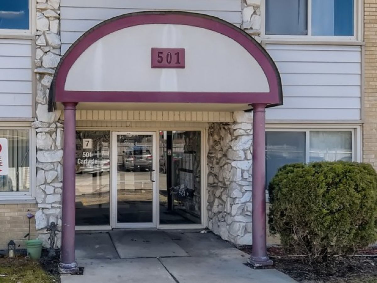 Condominiums Sold Park Willow Clarendon Hills Illinois, 501 Carlysle