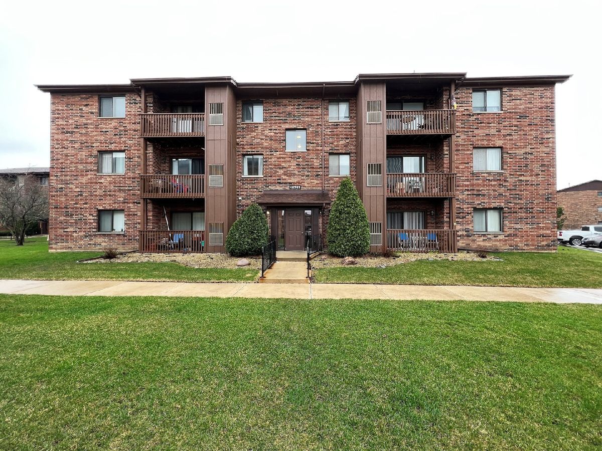 Condominiums Sold Shibui Oak Forest Illinois, 15711 Peggy