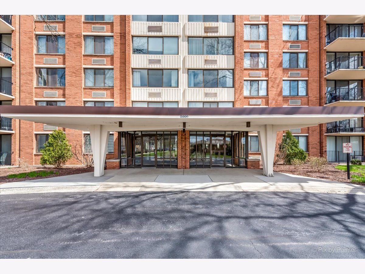 Condominiums Sold St Regis Lombard Illinois, 2000 Saint Regis