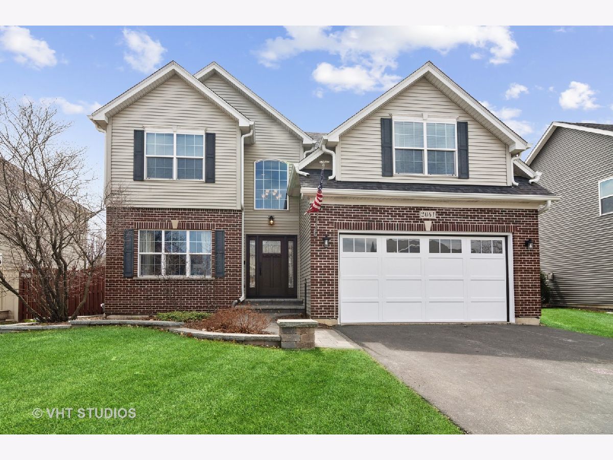 Homes Sold Glenmoor Ridge Aurora Illinois, 2061 Whitethorn