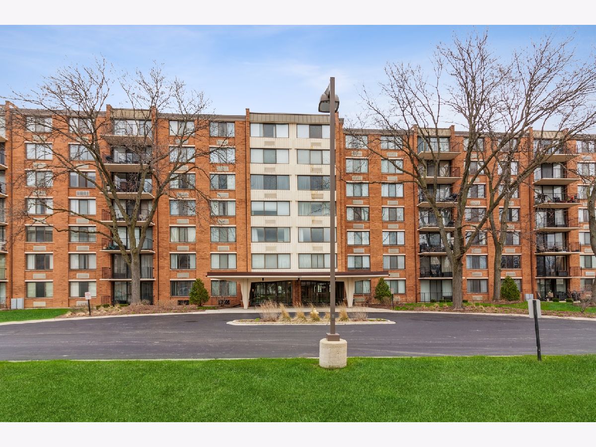 Condominiums Sold St Regis Lombard Illinois, 2000 Saint Regis