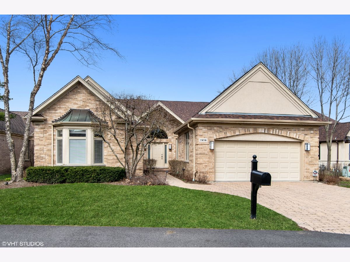 Condominiums & Homes Sold Legacy Club Highland Park Illinois, 2414 Augusta
