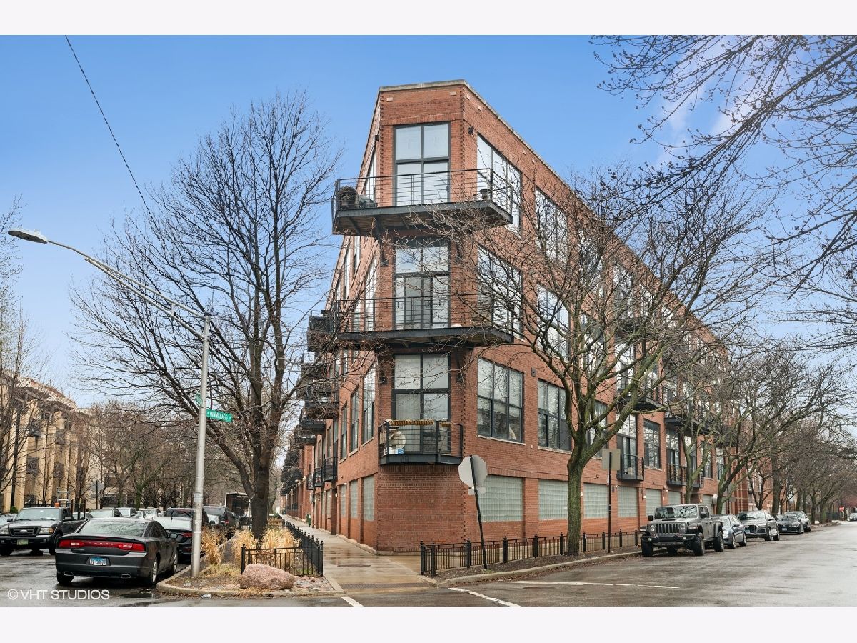 Condominiums Sold Pinnacle Lofts Chicago Illinois, 2210 Wabansia