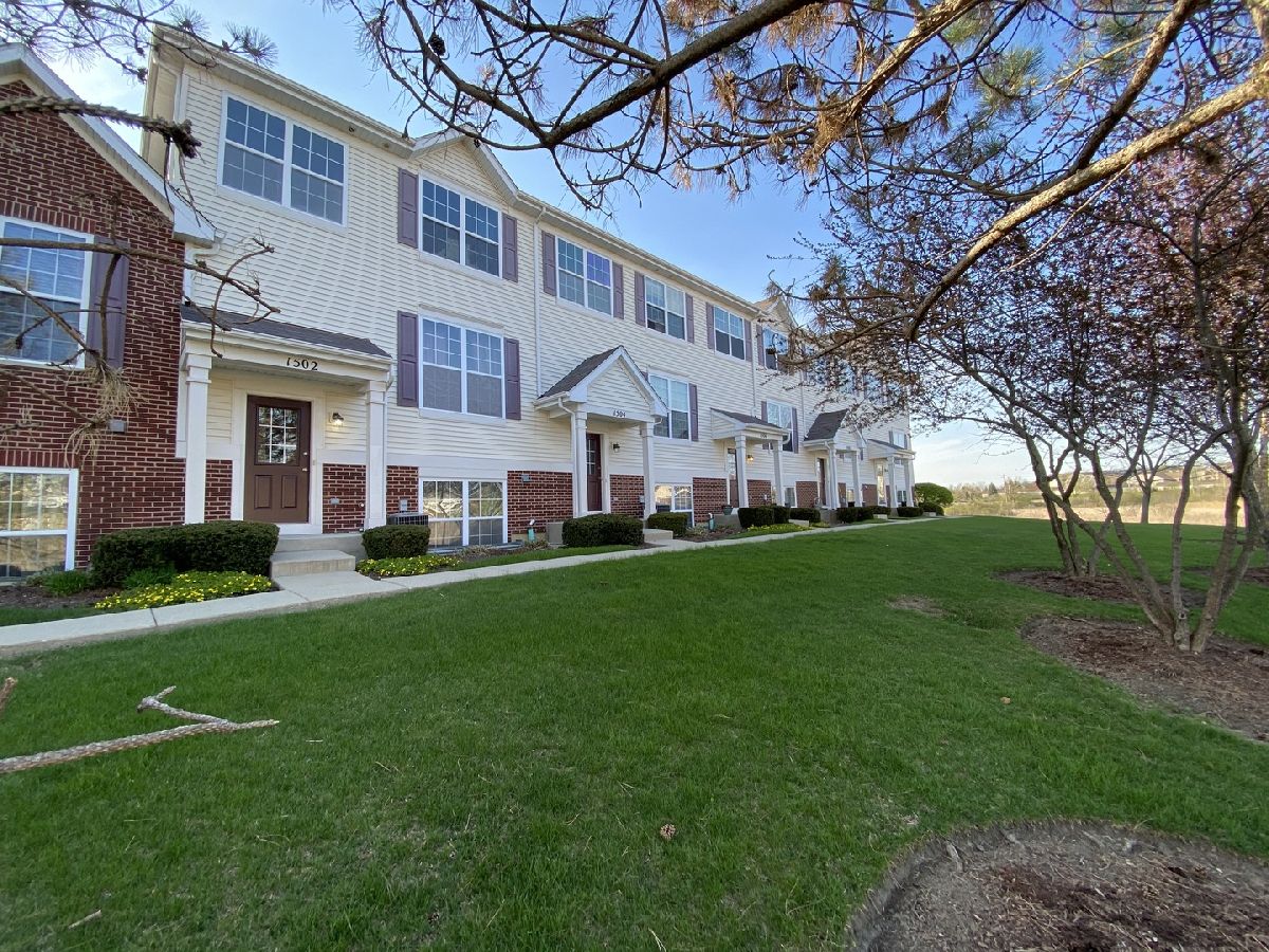 Townhomes & Condos Rented Heron Bay Round Lake Illinois, 1504 Turtle Creek