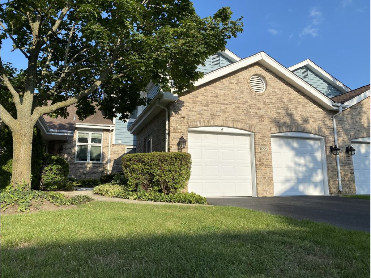 Homes & Townhomes & Condos Rented Brook Hills Orland Park Illinois, 11228 Lakefield