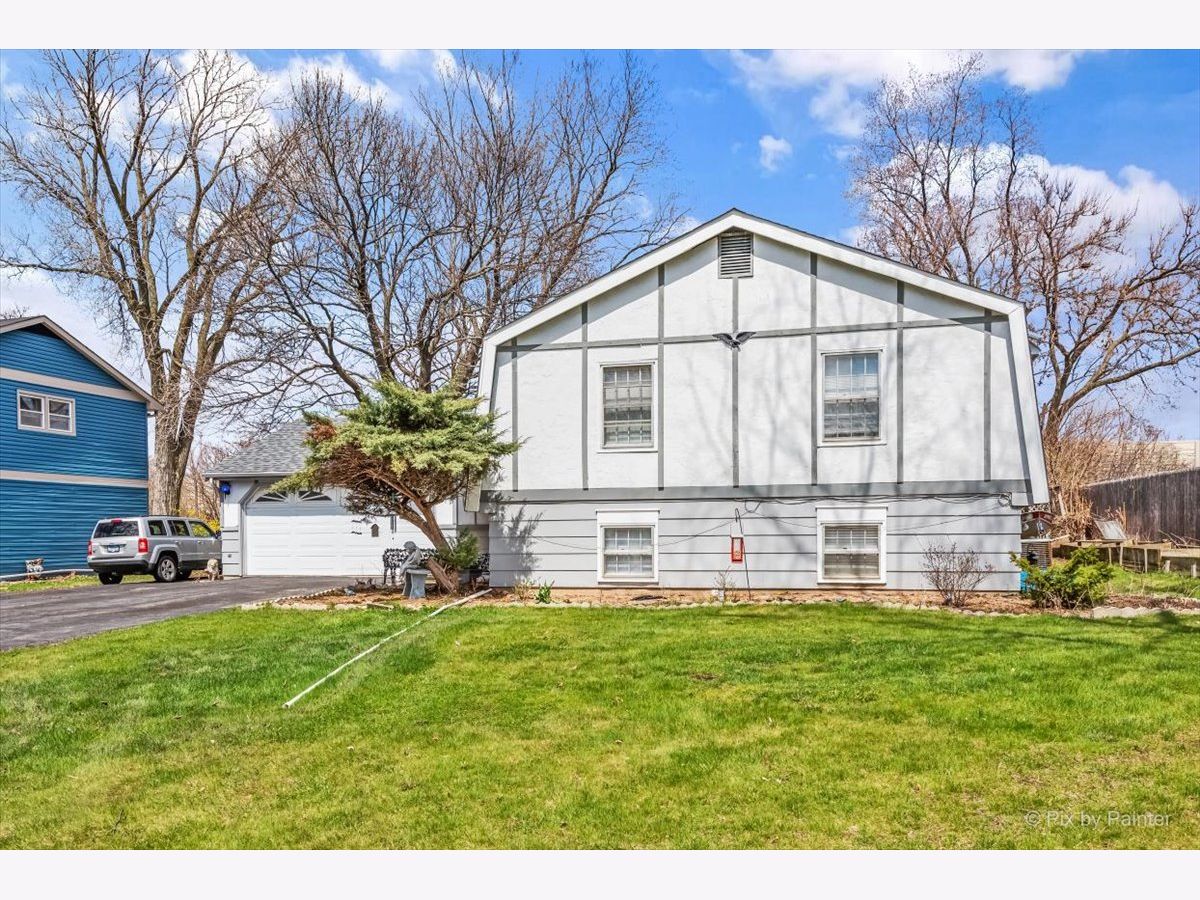 Homes & Condominiums Sold Beau Bien Lisle Illinois, 4409 Blackhawk